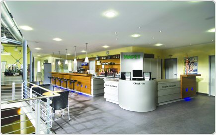 szafki basenowe HPL, szafki do przebieralni HPL, HPL, baseny, przebieralnie,  hale sportowe