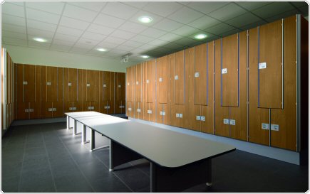 szafki basenowe HPL, szafki do przebieralni HPL, HPL, baseny przebieralnie, hale sportowe,