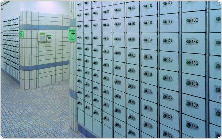 Wielosegmentowe szafki basenowe z HPL